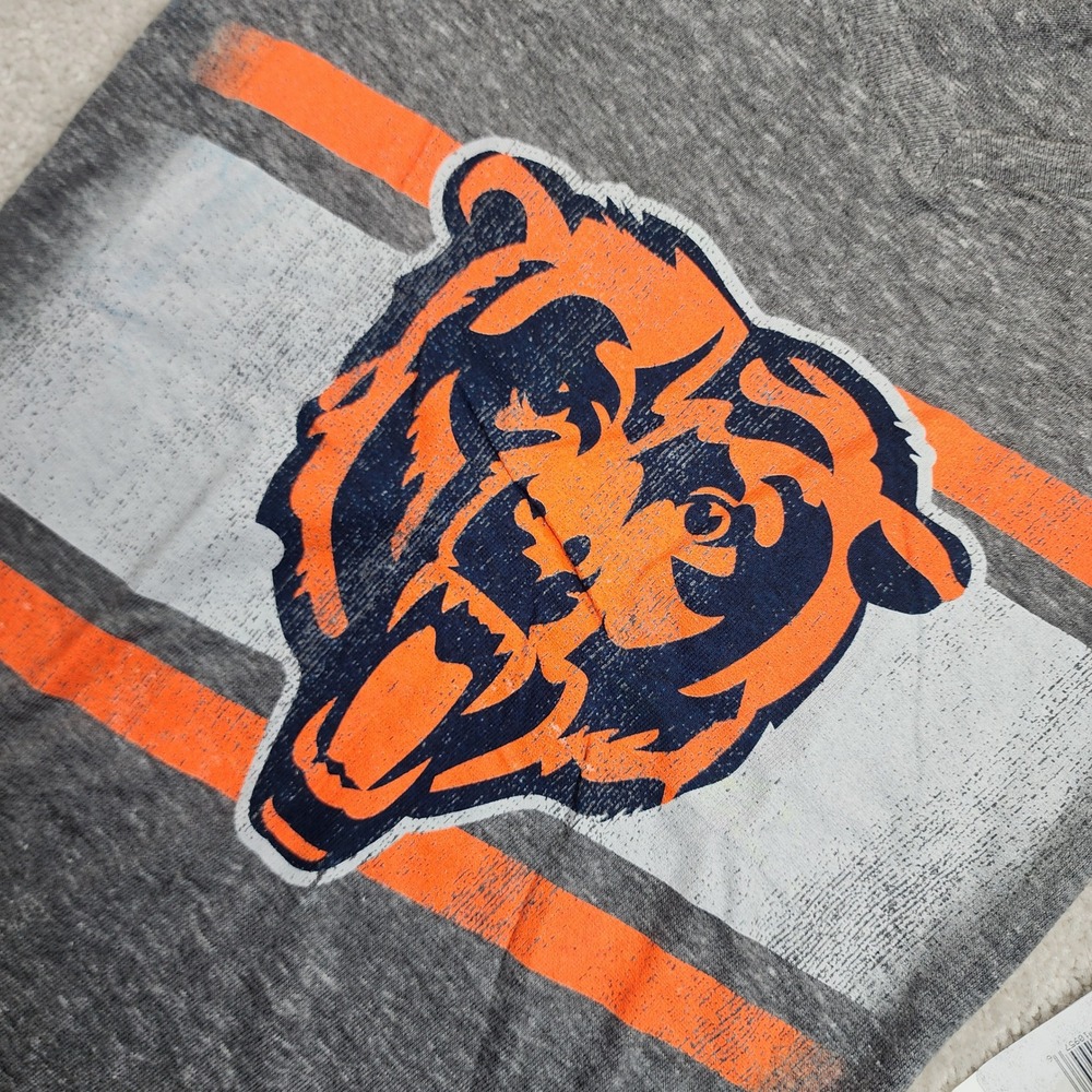 NFL Chicago Bears Shirt Small Gameday Graphic Tee Gray V-Neck Short Sleeve